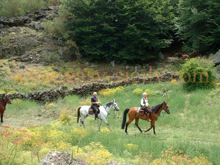 mount_etna_riding11